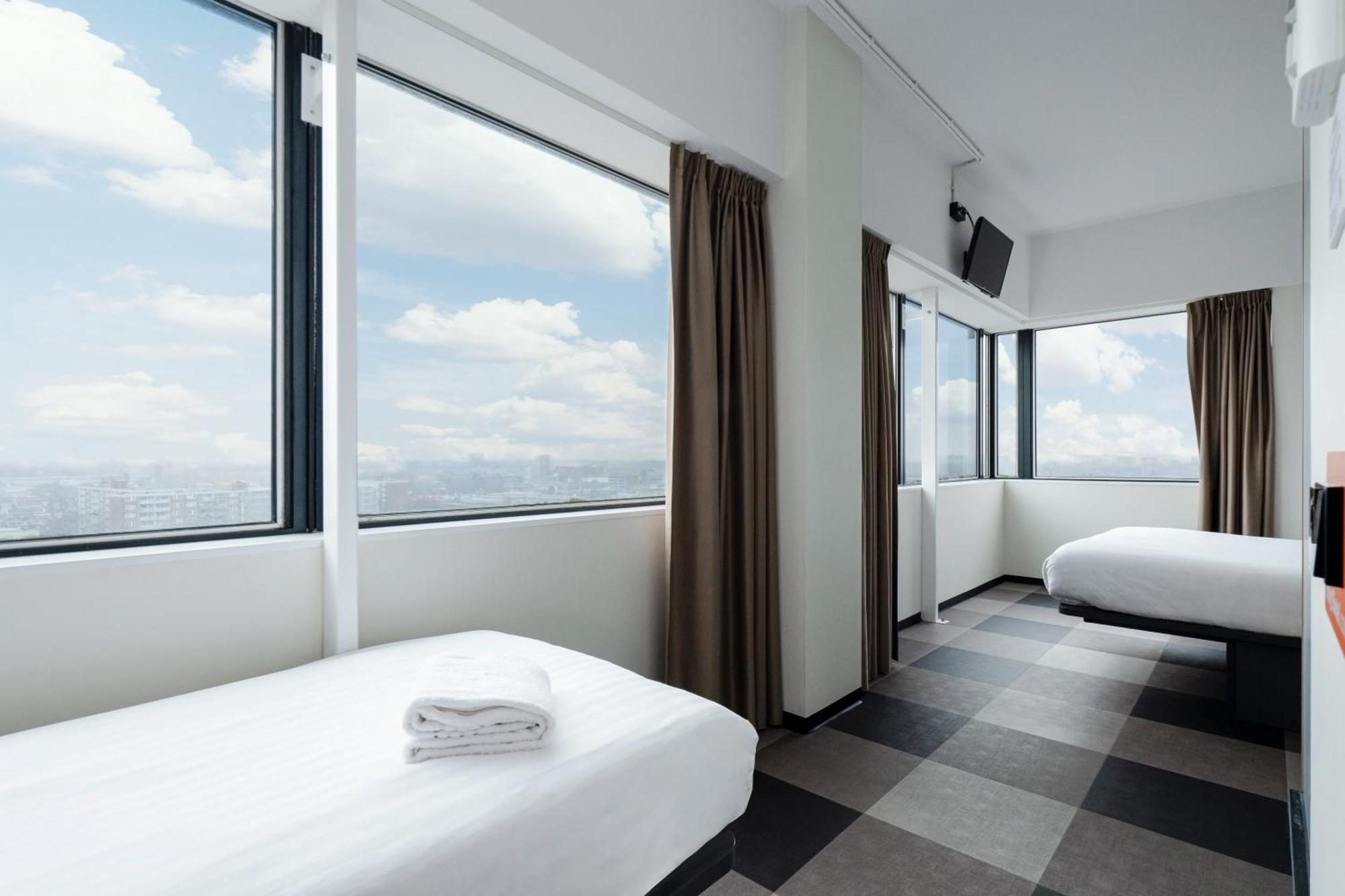 Easyhotel Amsterdam Hotel 2*