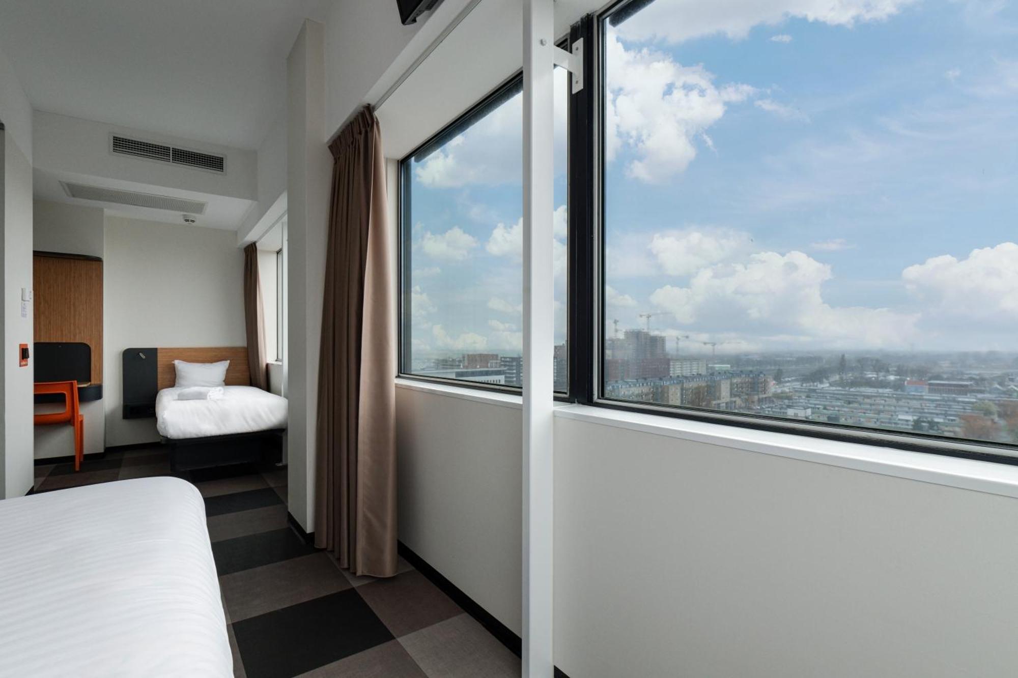 Easyhotel Amsterdam Hotel