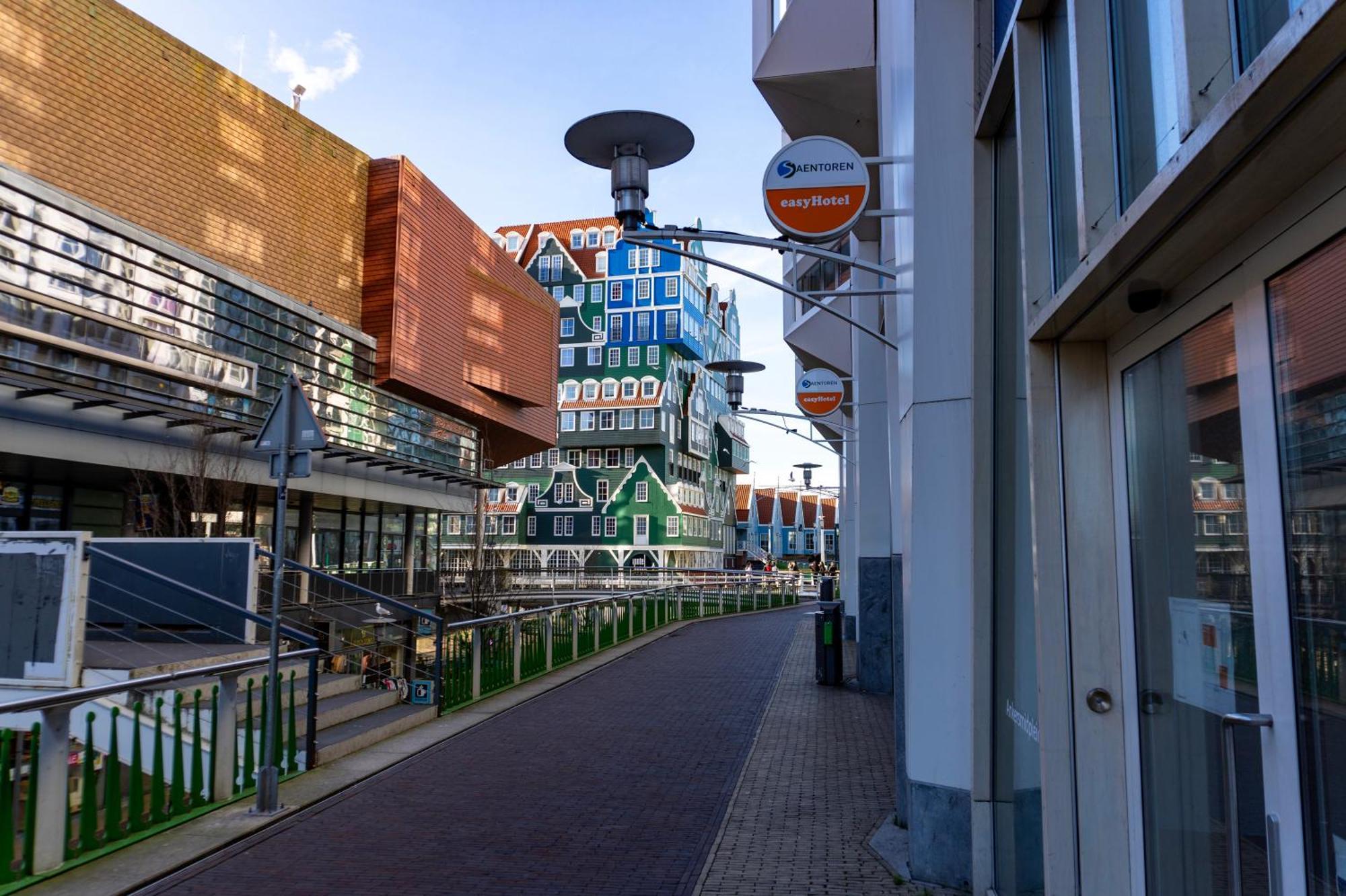 Hotel Easyhotel Amsterdam 2*