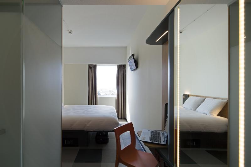 Easyhotel Amsterdam Hotel