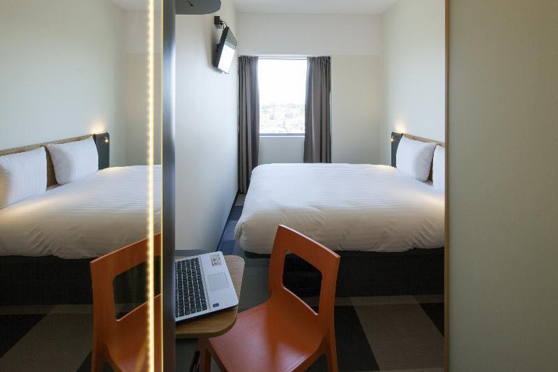 Hotel Easyhotel Amsterdam 2*